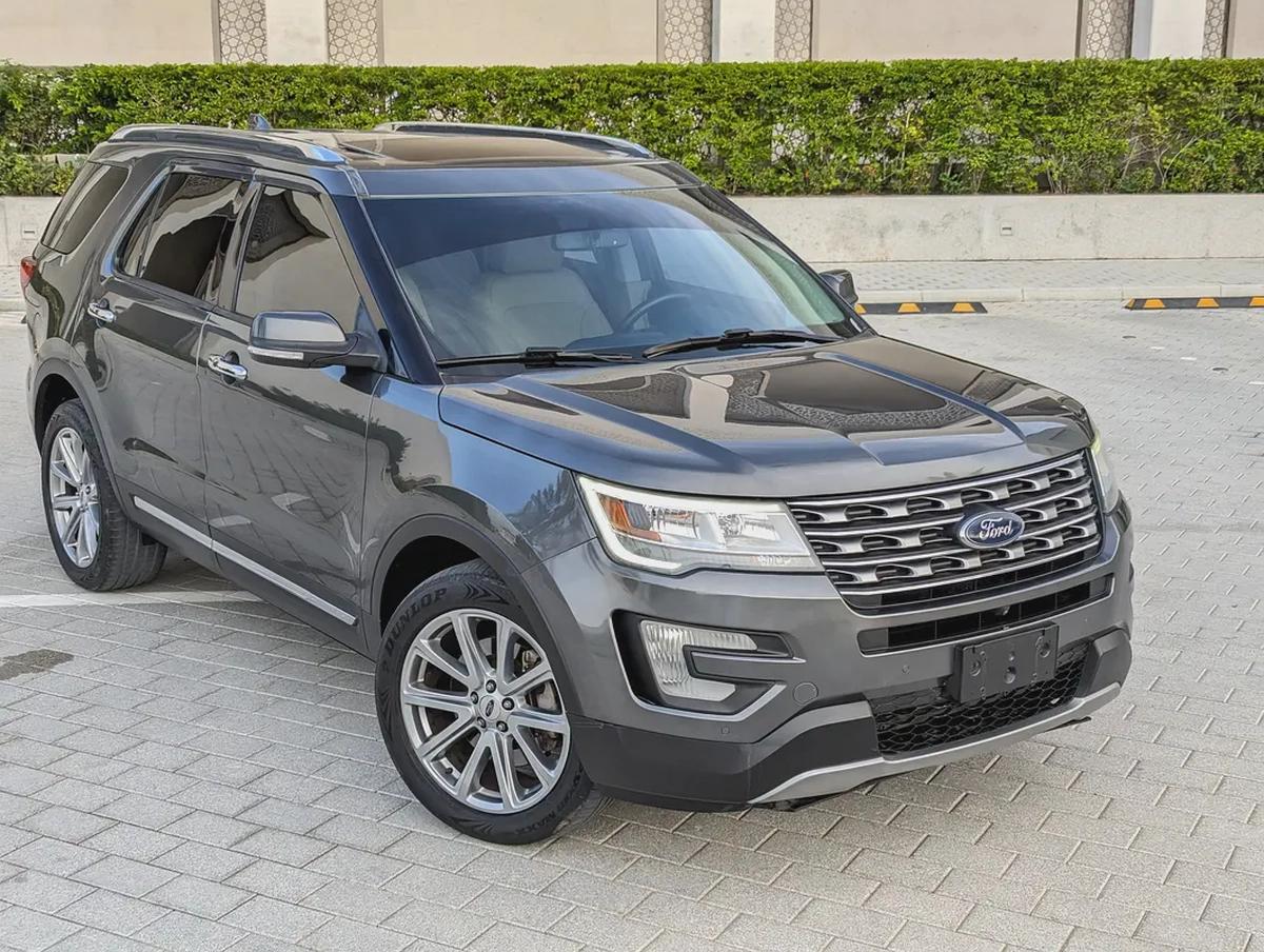 Ford Explorer Limited 2016 - GCC Specs 4WD FULL Option With Panoramic Roof Low KM Premium SUV-0-0