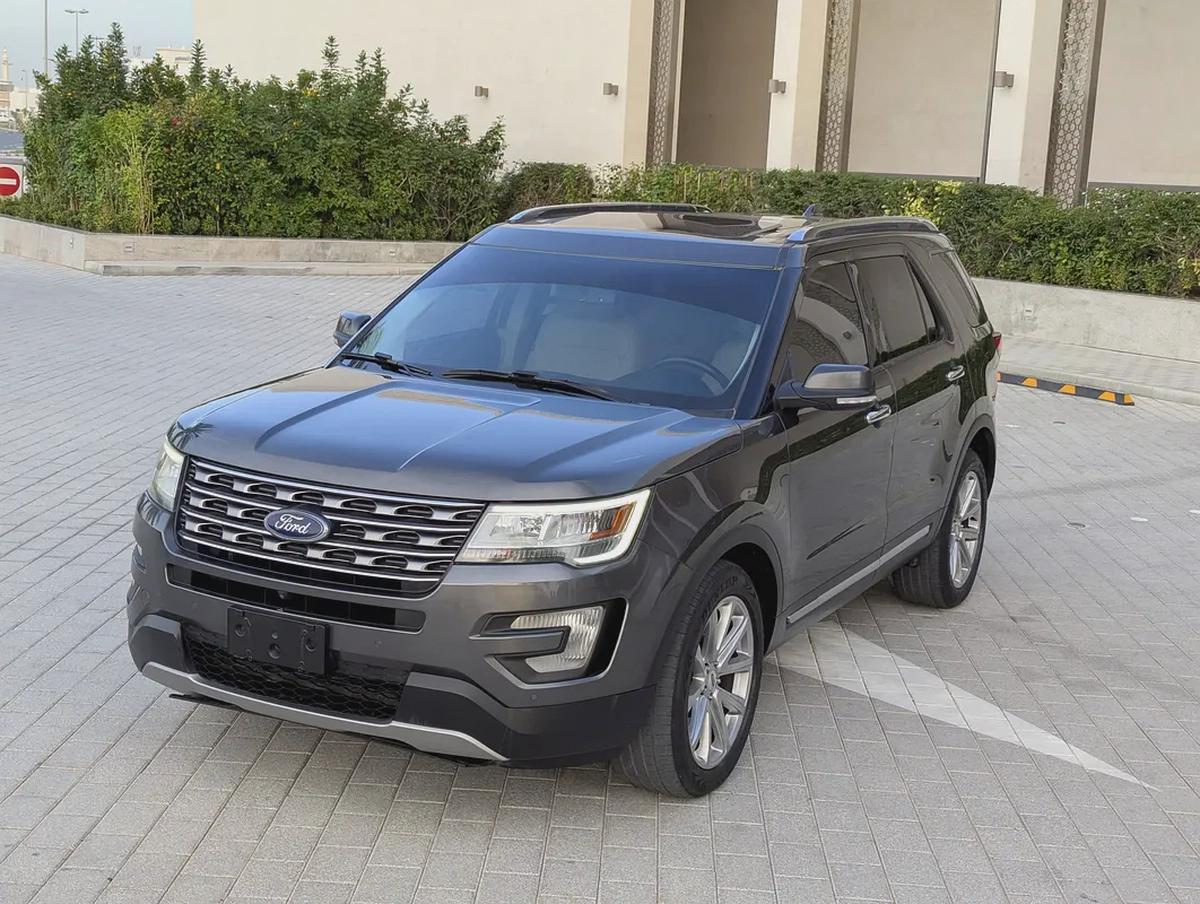 Ford Explorer Limited 2016 - GCC Specs 4WD FULL Option With Panoramic Roof Low KM Premium SUV-1-1