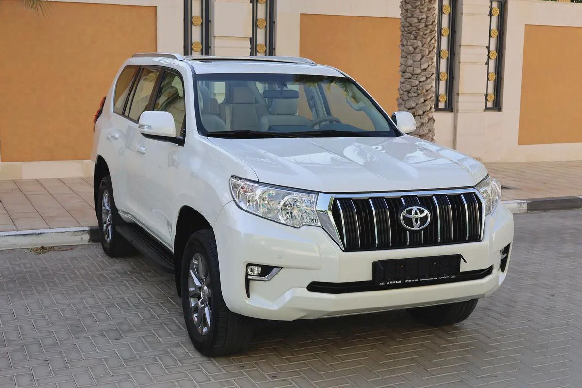 TOYOTA PRADO GXR - GCC SPECS - ORIGINAL PAINT - UNDER WARRANTY - FULL SERVICE HISTORY --3-3