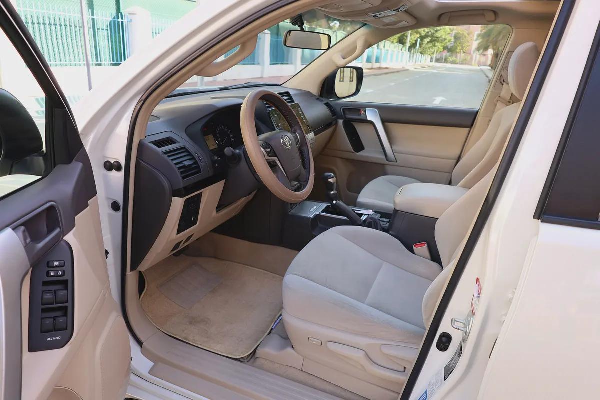 TOYOTA PRADO GXR - GCC SPECS - ORIGINAL PAINT - UNDER WARRANTY - FULL SERVICE HISTORY --11-11