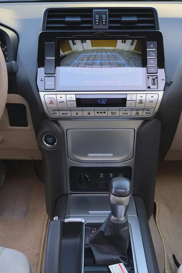 TOYOTA PRADO GXR - GCC SPECS - ORIGINAL PAINT - UNDER WARRANTY - FULL SERVICE HISTORY -