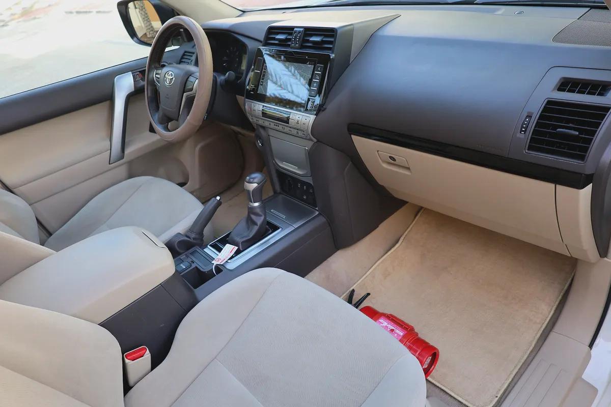 TOYOTA PRADO GXR - GCC SPECS - ORIGINAL PAINT - UNDER WARRANTY - FULL SERVICE HISTORY --15-15