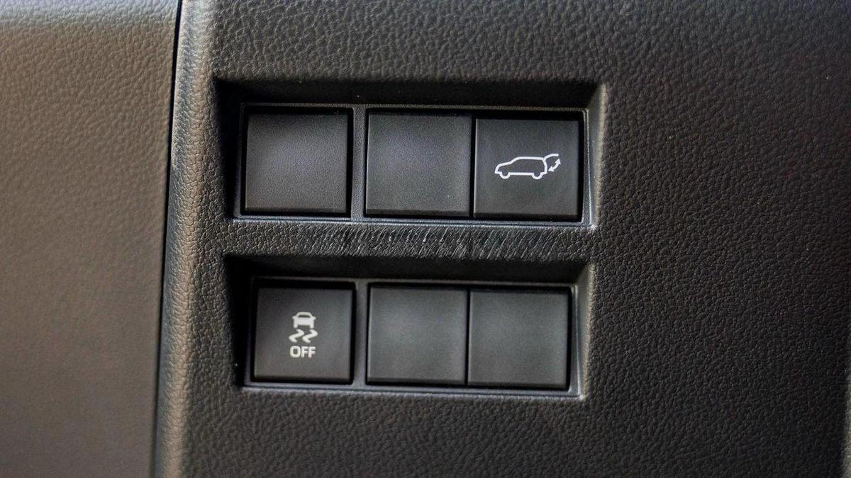 Toyota Land Cruiser vxr 3.3 full option-11-11