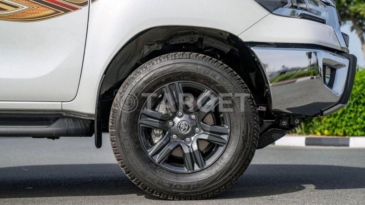 Toyota Hilux Toyota Hilux 2.7L petrol automatic MY 2026-8-8