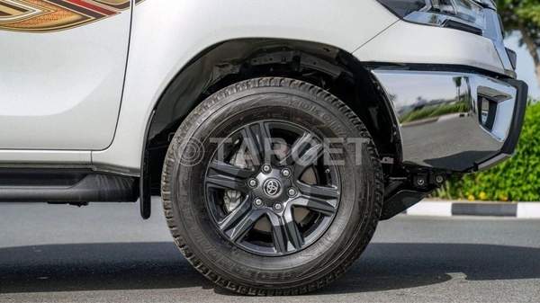 Toyota Hilux Toyota Hilux 2.7L petrol automatic MY 2026