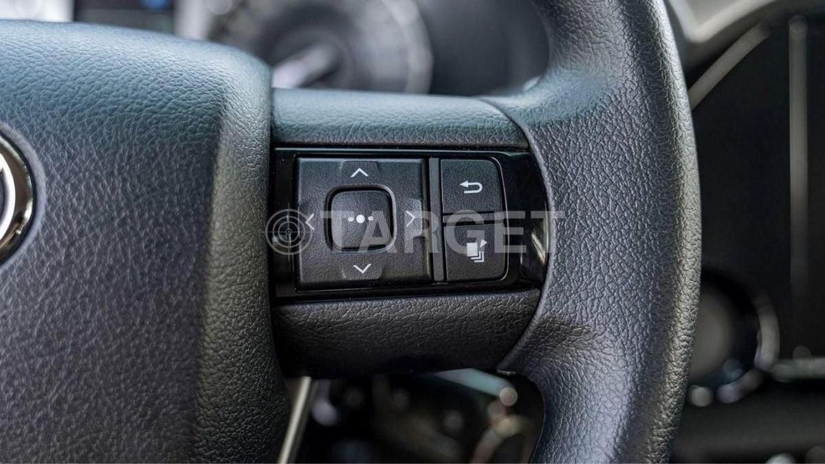 Toyota Hilux Toyota Hilux 2.7L petrol automatic MY 2026-12-12