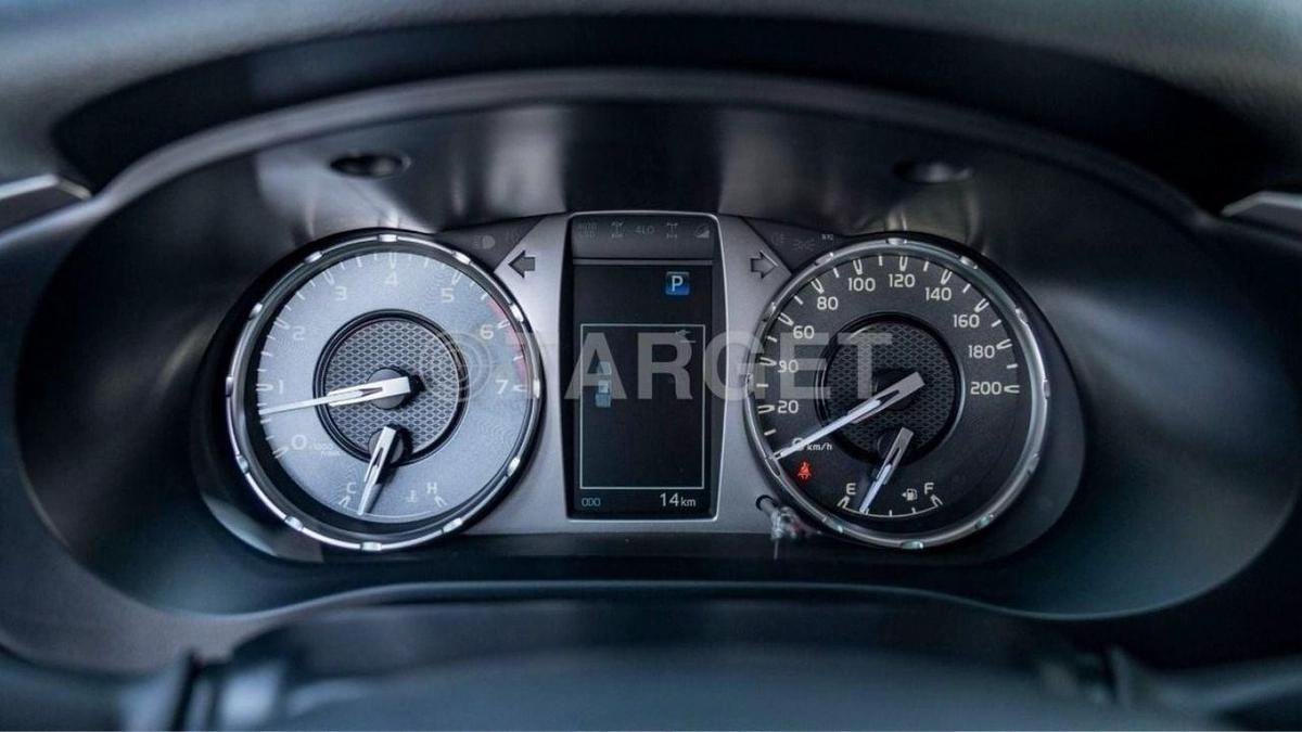 Toyota Hilux Toyota Hilux 2.7L petrol automatic MY 2026-16-16