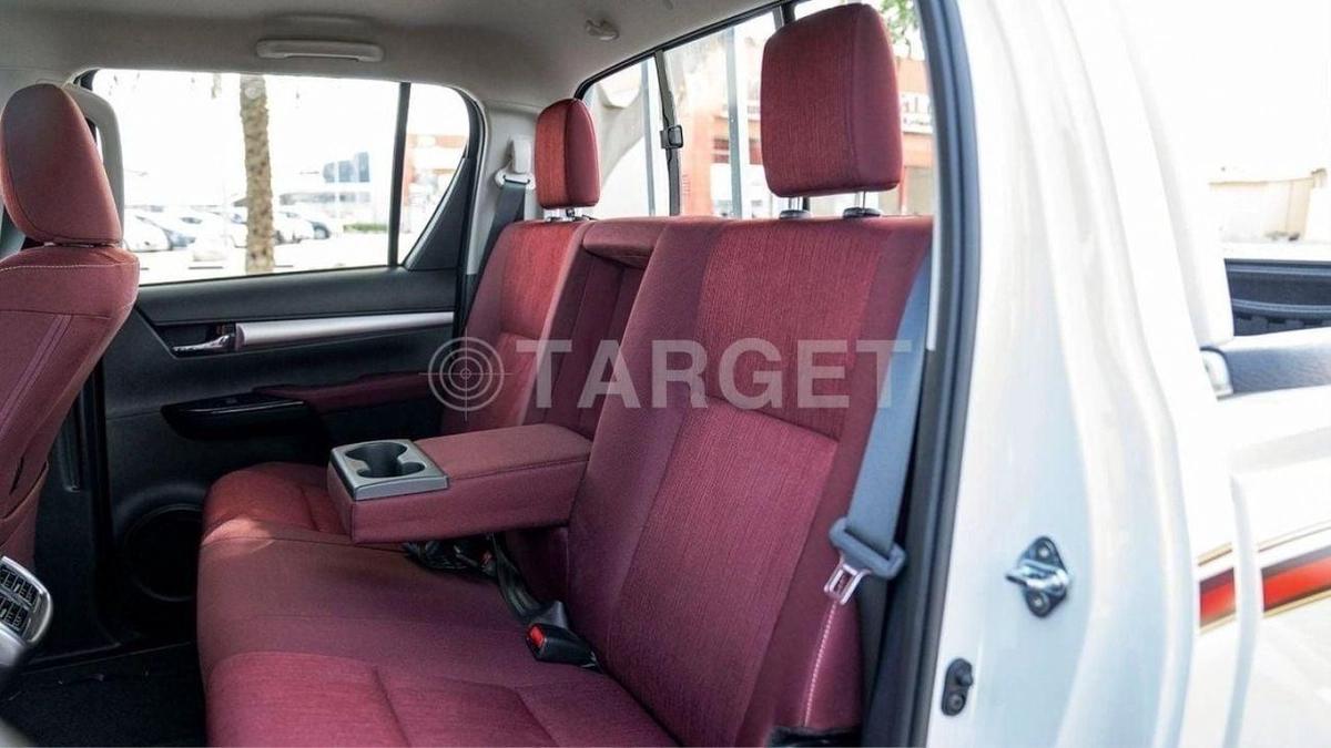 Toyota Hilux Toyota Hilux 2.7L petrol automatic MY 2026-19-19