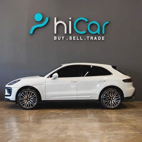 AED 4,407 pm • 0% Downpayment • Porsche Macan Chrono Package • 1 Year Warranty
