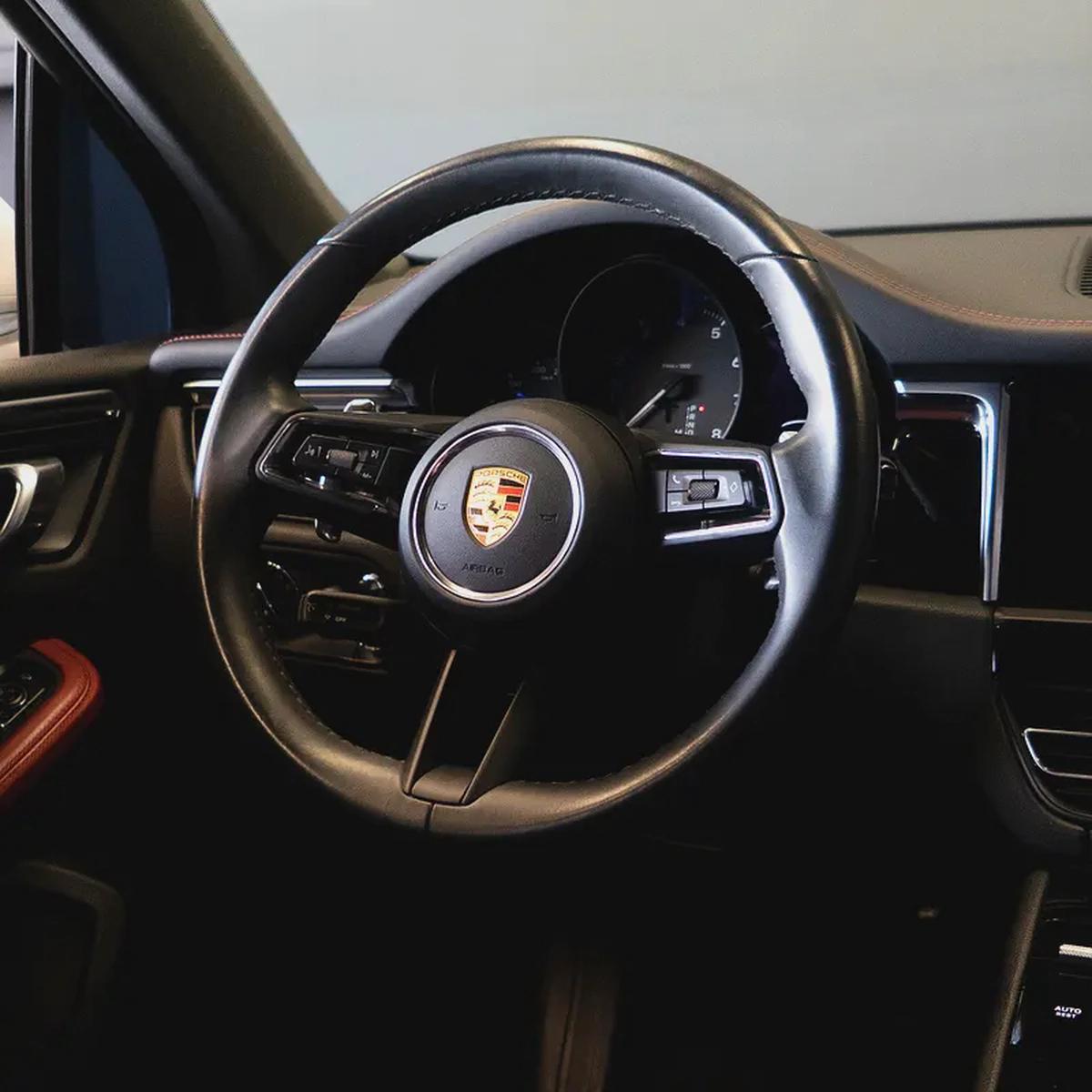 AED 4,407 pm • 0% Downpayment • Porsche Macan Chrono Package • 1 Year Warranty-10-10