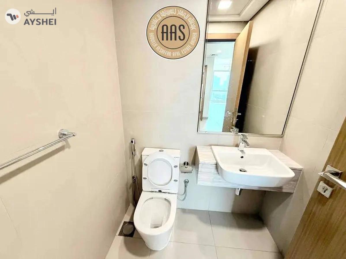 HUGE 3BHK+STORAGE | GYM & POOL | FREE PARKING-1-1