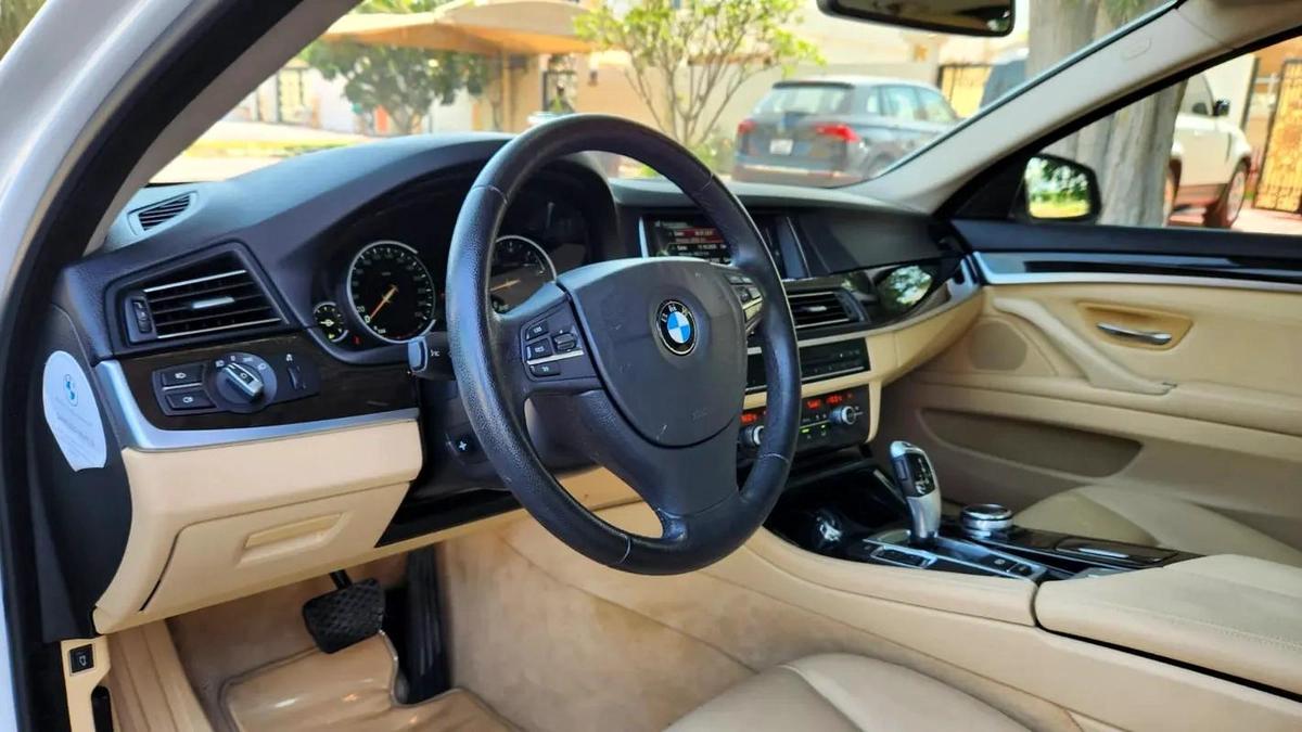 AMAZING CONDITION 2015 BMW 520i EXCLUSIVE || original paint || BMW FULL SERVICE HISTORY-10-10