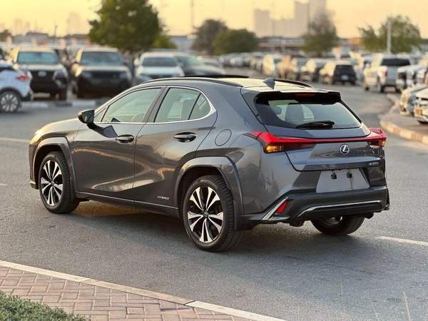 Lexus UX250h Premium F- Sport Hybrid