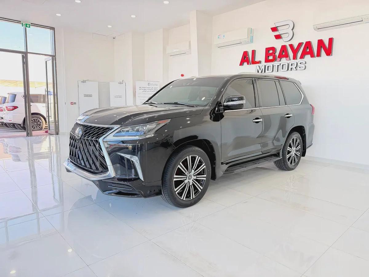 لكزس (LX570) سجنتشر اسود / عنابي خليجي الفطيم LX 570 Signature 2020 - GCC Specs - Pristine Condition-1-1