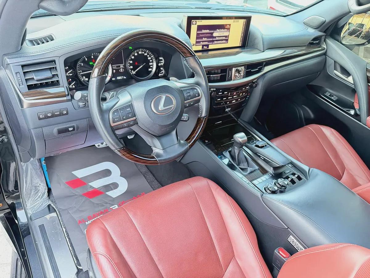 لكزس (LX570) سجنتشر اسود / عنابي خليجي الفطيم LX 570 Signature 2020 - GCC Specs - Pristine Condition-7-7
