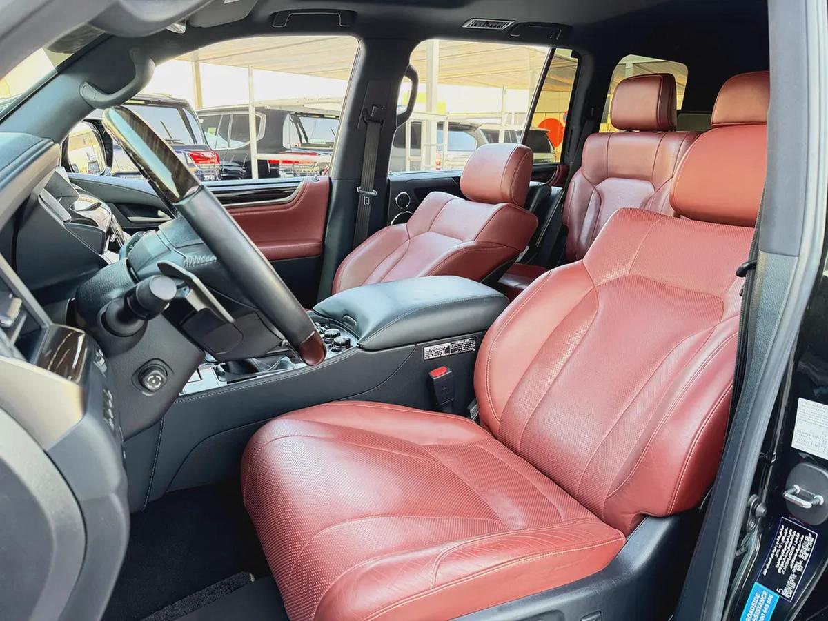 لكزس (LX570) سجنتشر اسود / عنابي خليجي الفطيم LX 570 Signature 2020 - GCC Specs - Pristine Condition-8-8