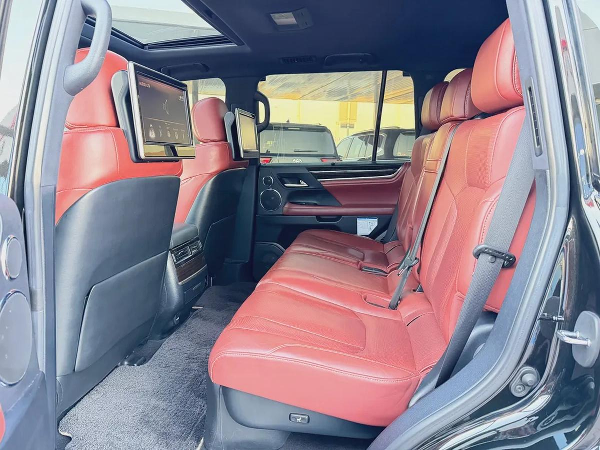 لكزس (LX570) سجنتشر اسود / عنابي خليجي الفطيم LX 570 Signature 2020 - GCC Specs - Pristine Condition-9-9