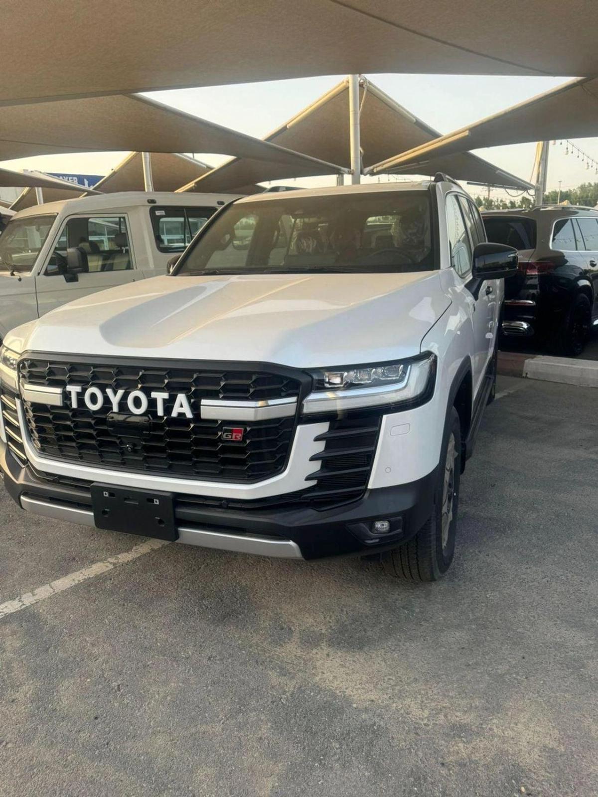 Toyota Land Cruiser GR-S Toyota Land Cruiser GR Sport 3.3 Diesel 2022-3-3