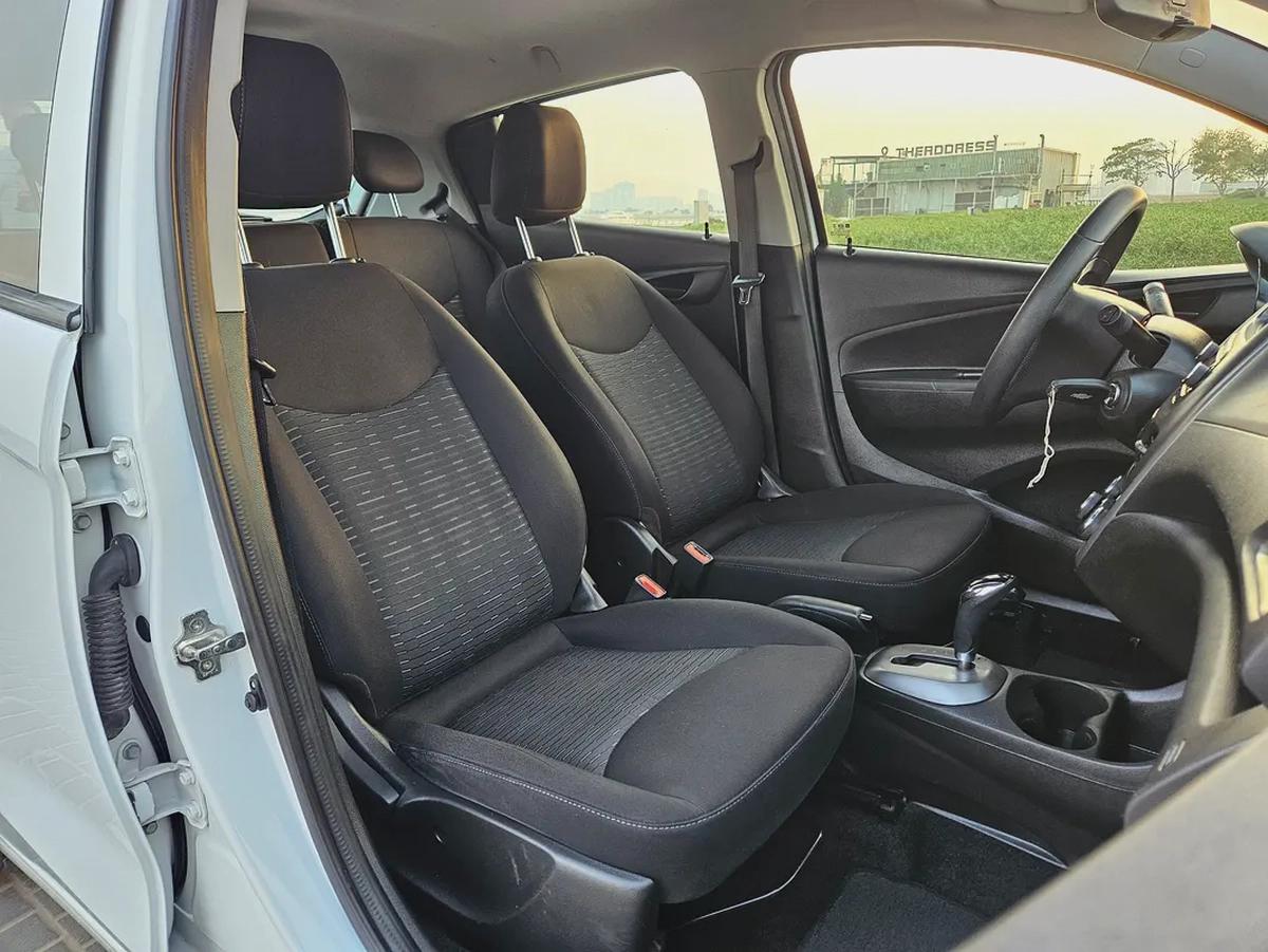 Chevrolet Spark 2020 GCC LOW KM Perfect Family Hatchback In Absolute Premium Condition-7-7