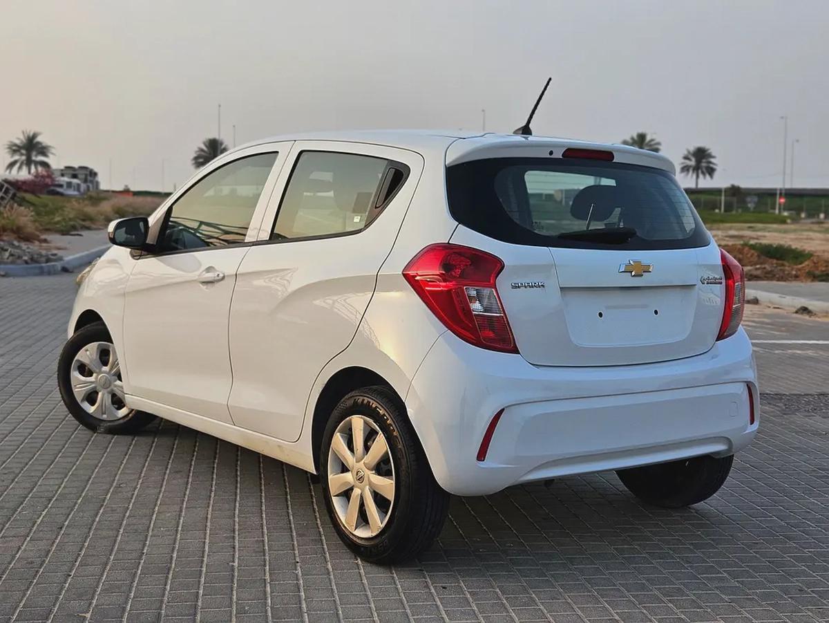 Chevrolet Spark 2020 GCC LOW KM Perfect Family Hatchback In Absolute Premium Condition-15-15