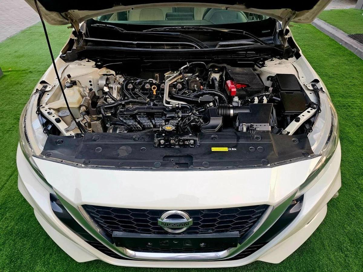 Nissan Altima S GCC/ 2.5L V4/ LOW MILEAGE/ IMMACULATE CONDITION-9-9