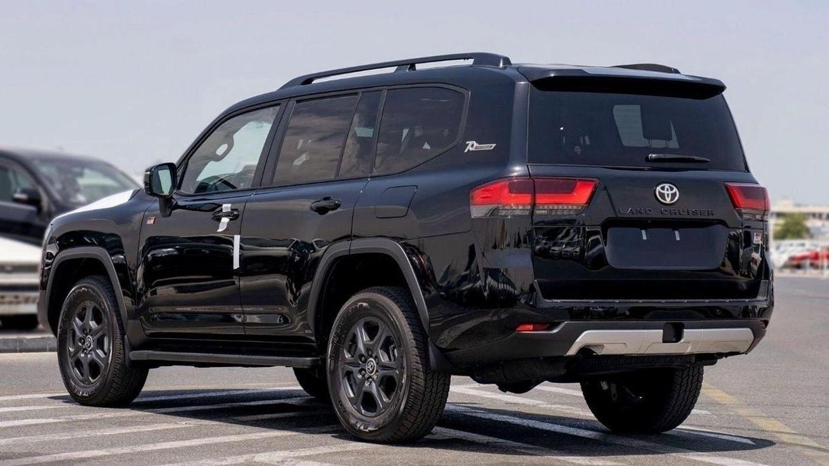 Toyota Land Cruiser GR-S TOYOTA LAND CRUISER LC300 GR SPORT 3.3 DIESEL 2023-5-5