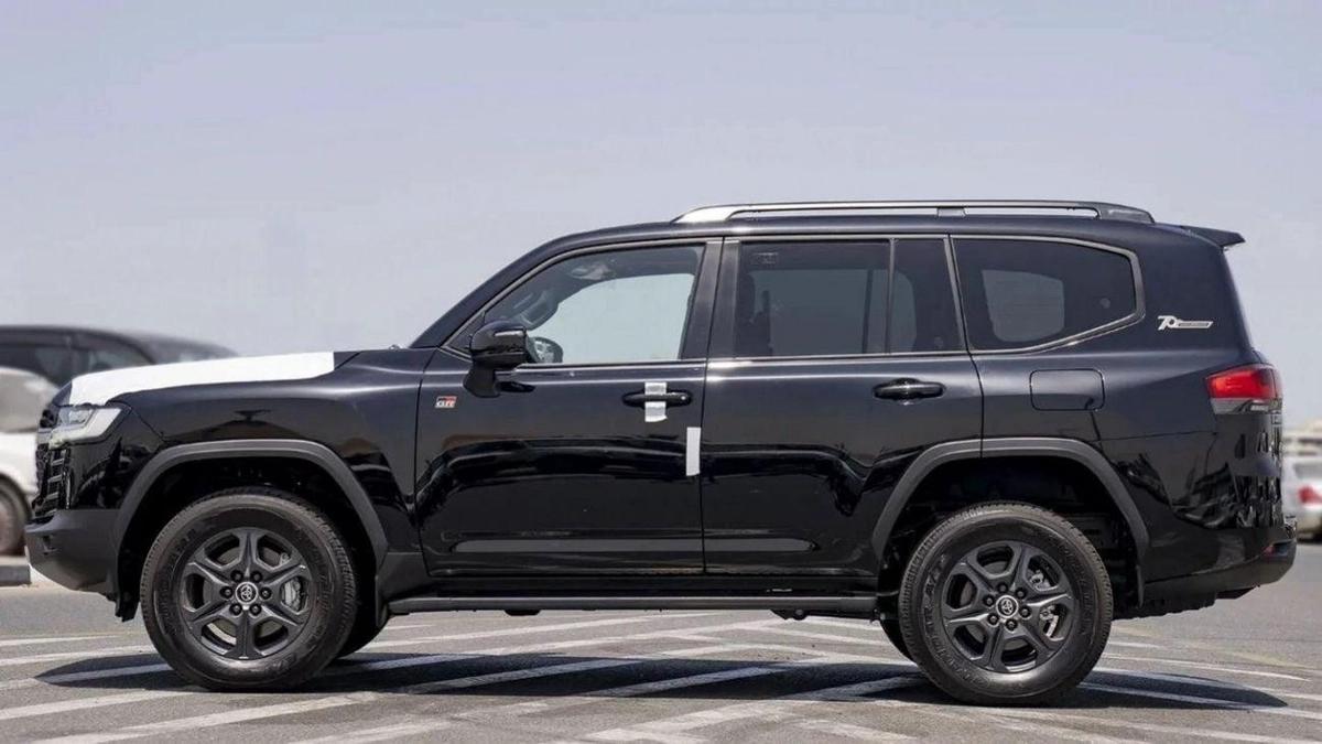 Toyota Land Cruiser GR-S TOYOTA LAND CRUISER LC300 GR SPORT 3.3 DIESEL 2023-6-6