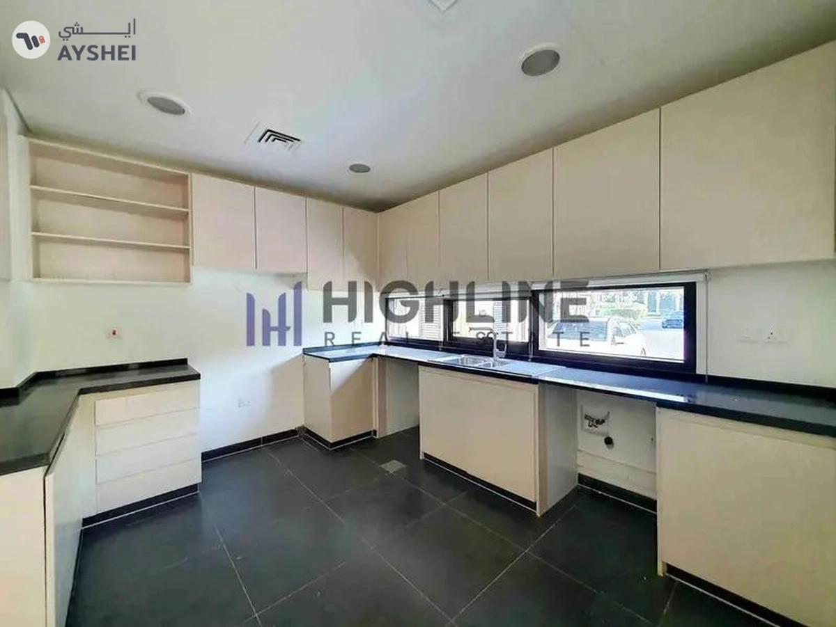 Modern 3 Bedroom Villa in Damac Hills-4-4