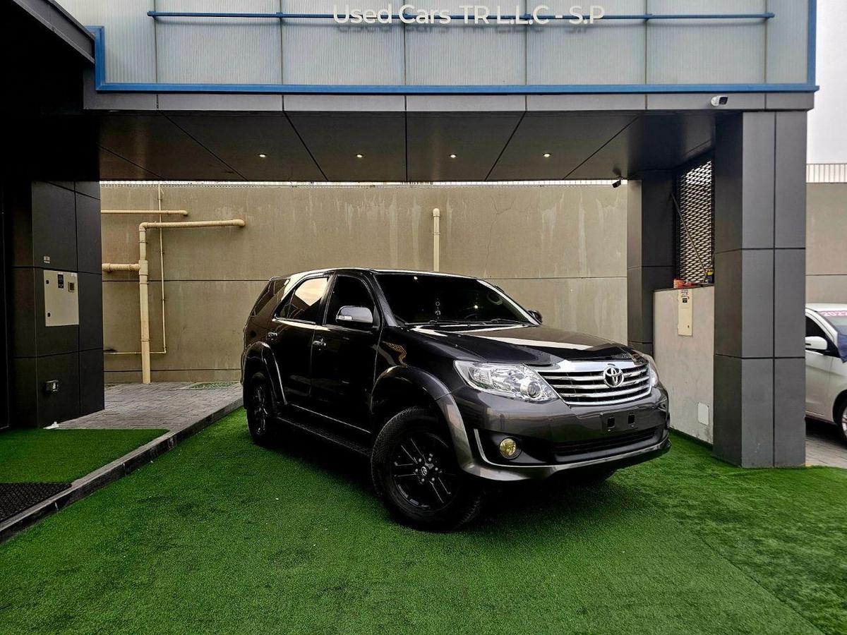 Toyota Fortuner EXR/ V4 2.7L 4WD/ LEATHER DVD/ LOW MILEAGE-2-2