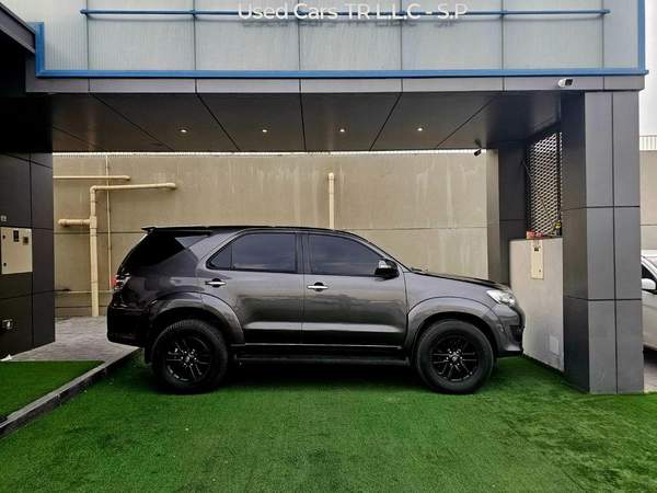 Toyota Fortuner EXR/ V4 2.7L 4WD/ LEATHER DVD/ LOW MILEAGE