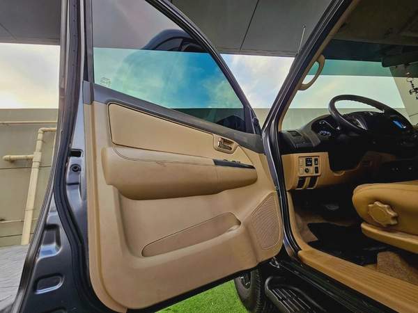 Toyota Fortuner EXR/ V4 2.7L 4WD/ LEATHER DVD/ LOW MILEAGE