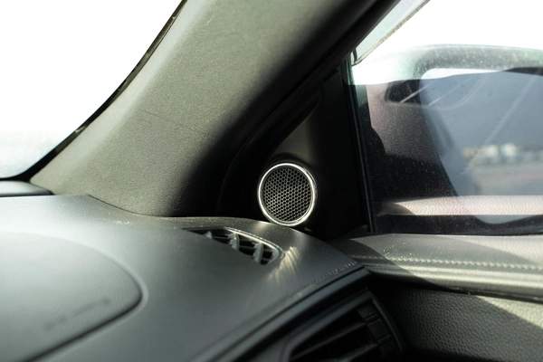 TOYOTA YARIS HATCHBACK 2015 1.5L | FULL OPTION | JAPAN IMPORT | CLEAN CAR | EXPORT READY