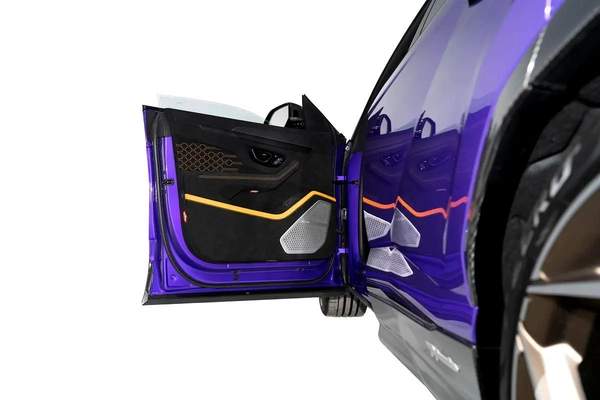 URUS PERFORMANTE | FULL CARBON INT/EXT | EXTENDED PERFORMANTE TRIM | SUNSHINE PACKAGE