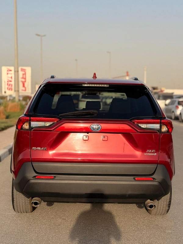 Toyota RAV4 Hybrid XLE 2.5L