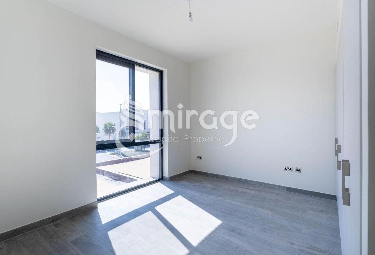 Spacious 3BR TH | Corner Unit |Vacant |Prime Area-0-landscape