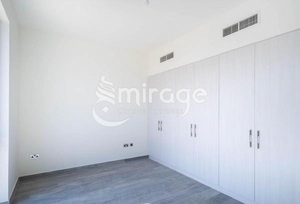 Spacious 3BR TH | Corner Unit |Vacant |Prime Area