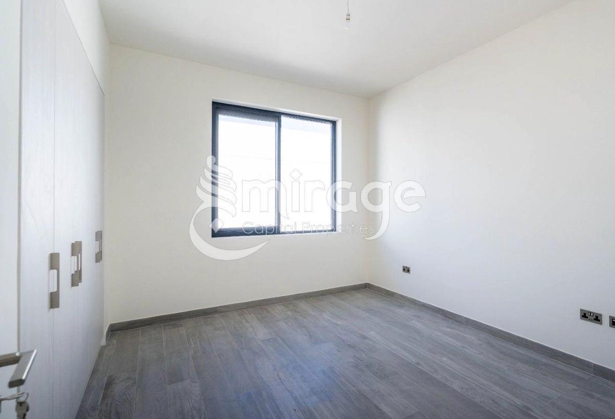 Spacious 3BR TH | Corner Unit |Vacant |Prime Area-8-8