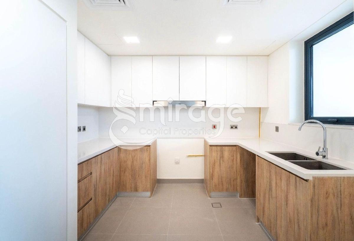 Spacious 3BR TH | Corner Unit |Vacant |Prime Area-2-2