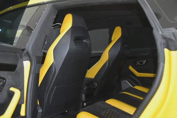 2022 ll Lamborghini Urus Pearl Capsule ll Gcc Warranty AGMC ll Full Service History