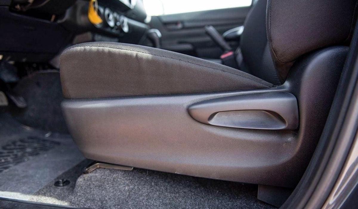 Toyota Hilux TOYOTA HILUX 2.4L MID OPTION A/T MY2025 FOR EXPORT-22-22