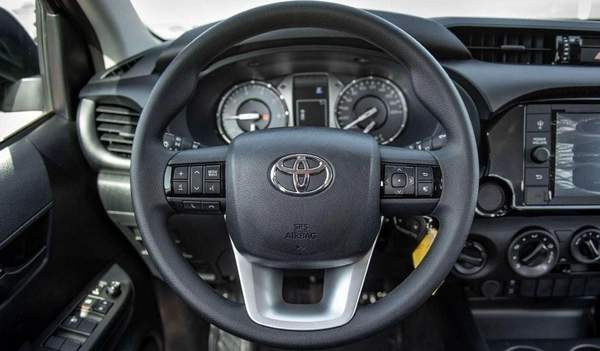 Toyota Hilux TOYOTA HILUX 2.4L MID OPTION A/T MY2025 FOR EXPORT