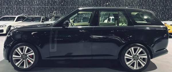 Land Rover Range Rover 2024 GCC specs for 569,000.00 AED