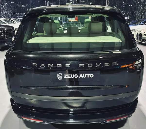 Land Rover Range Rover 2024 GCC specs for 569,000.00 AED