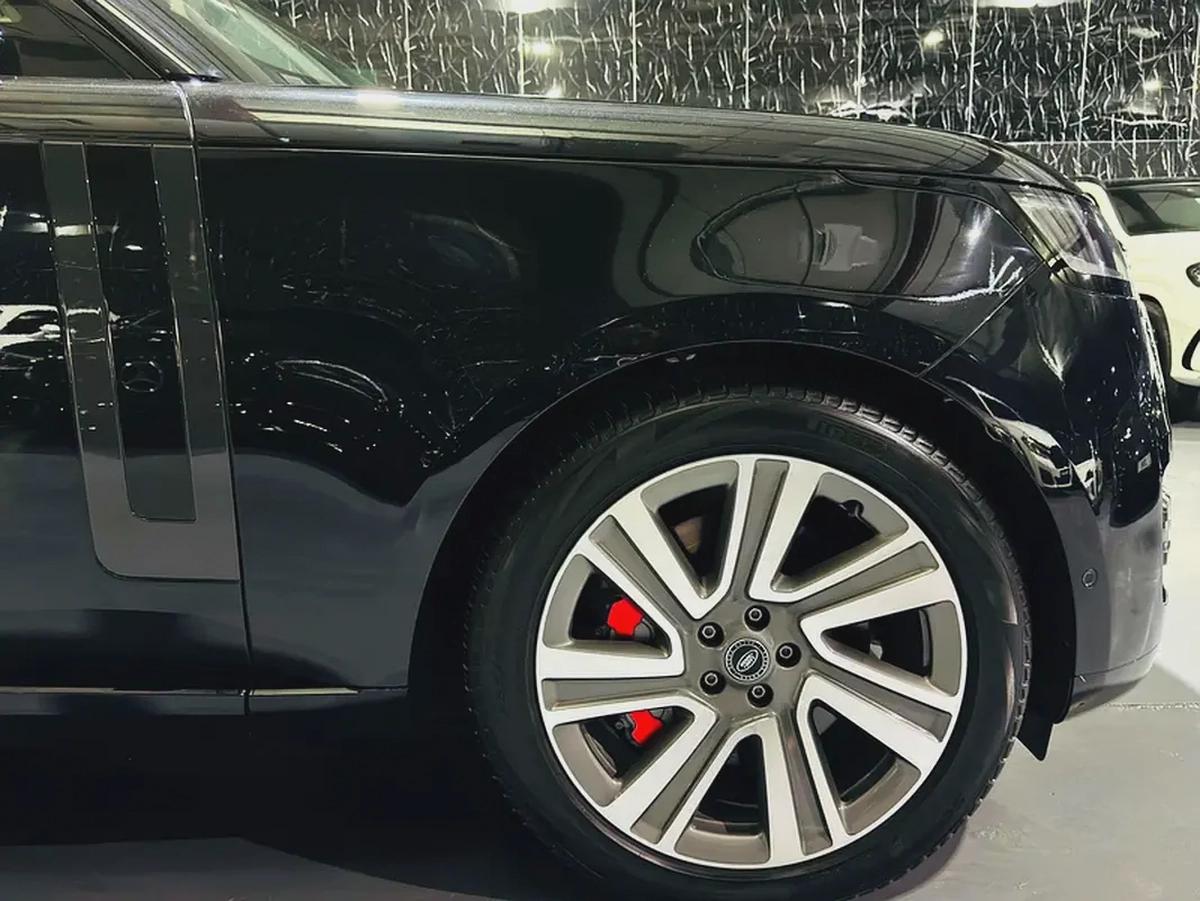 Land Rover Range Rover 2024 GCC specs for 569,000.00 AED-6-6