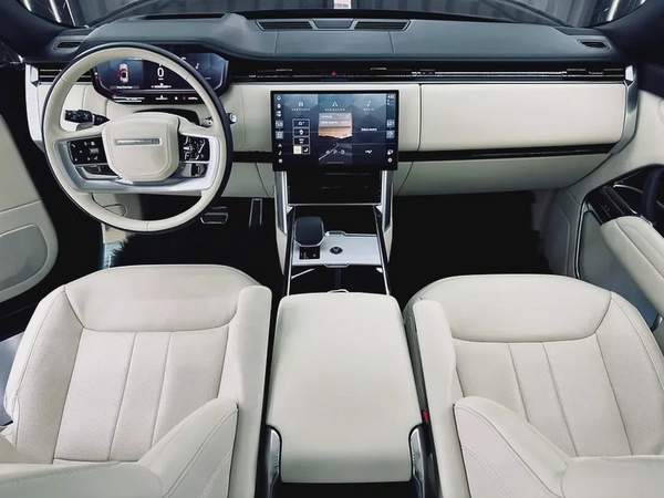 Land Rover Range Rover 2024 GCC specs for 569,000.00 AED