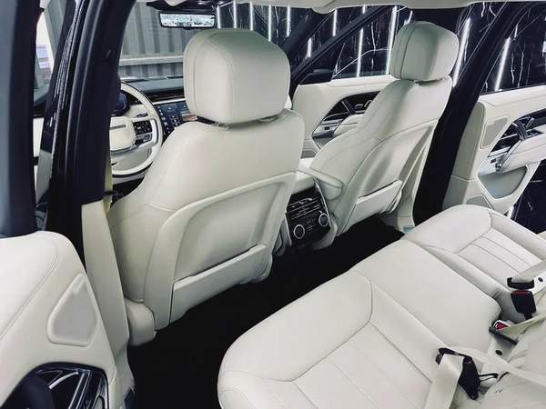 Land Rover Range Rover 2024 GCC specs for 569,000.00 AED