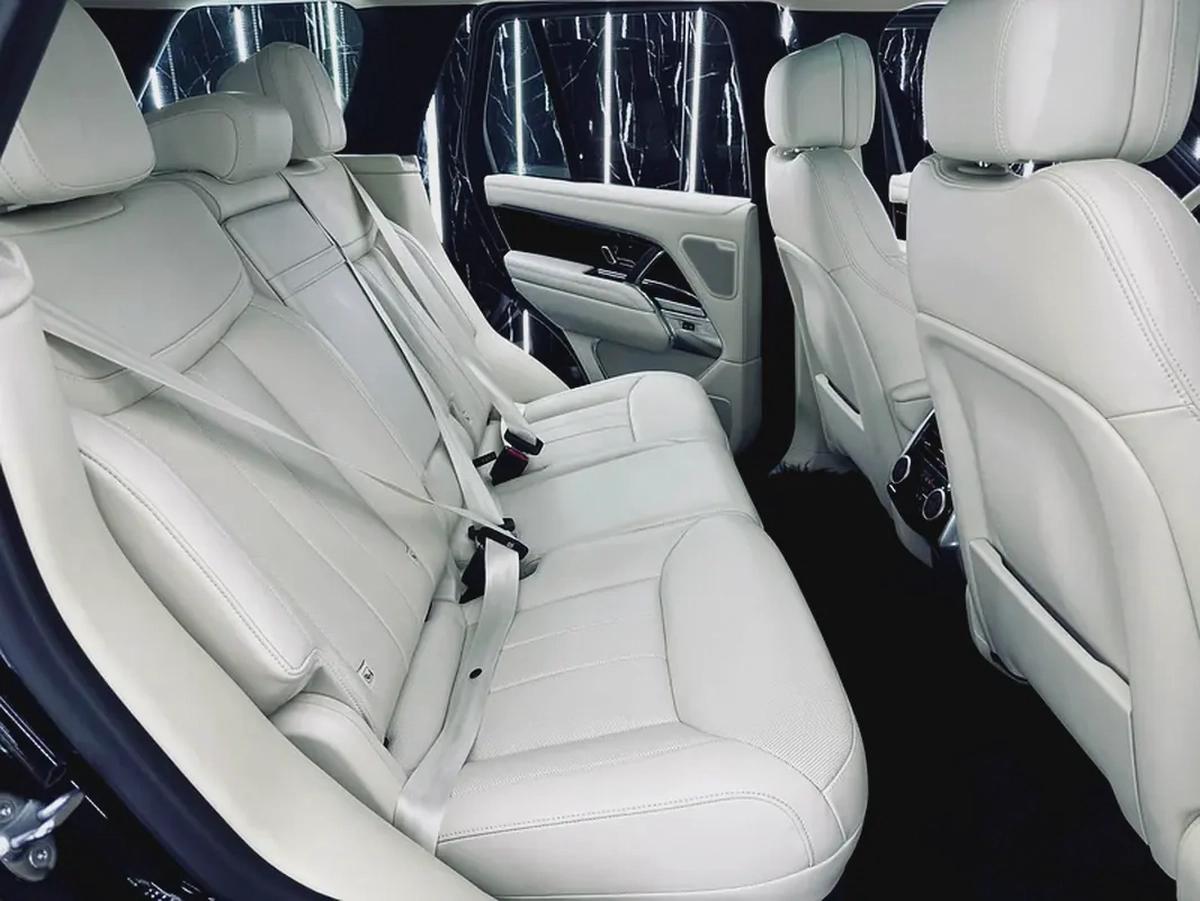Land Rover Range Rover 2024 GCC specs for 569,000.00 AED-17-17