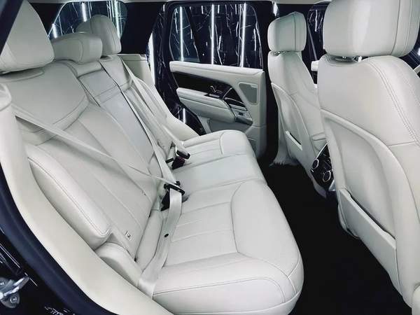 Land Rover Range Rover 2024 GCC specs for 569,000.00 AED