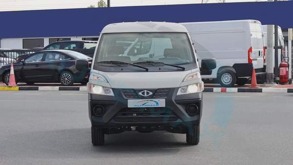 2025 CMC D260 Panel Van 2.4L RWD GCC 0Km With 3 Years Or 100,000 Km Warranty