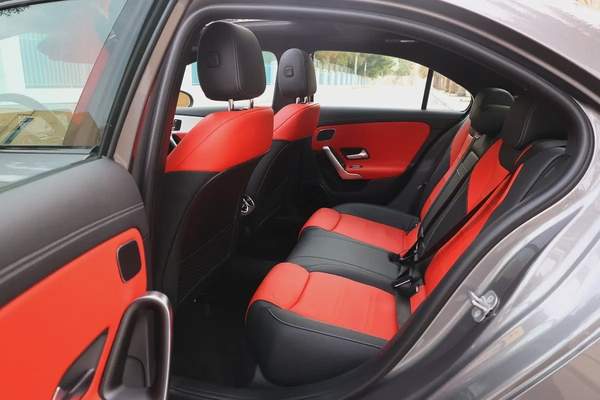 MERCEDES-BENZ A35-( AMG ENGINE)-8700km-2024-UNDER WARRANTY SERVICE CONTRACT